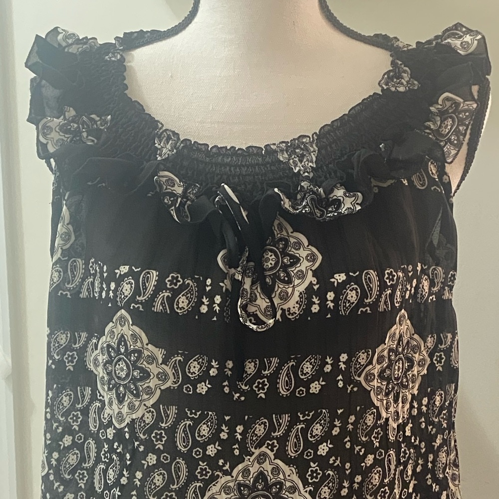 Black and White Paisley Tank Top - Picture 7 of 11